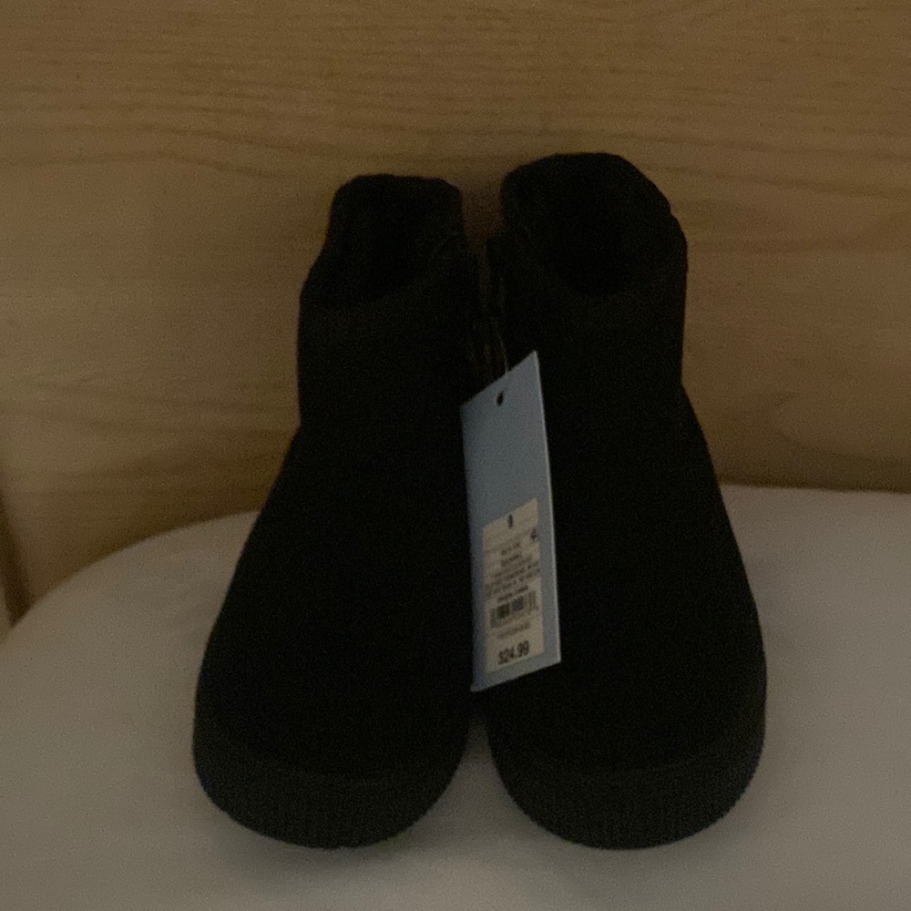 Girls Size 9 Low Black Boots Never Worn